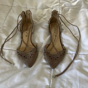 Unisa Size 8 Taupe Lace Up Pointed Toe Flats